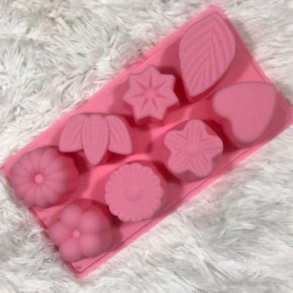 NWOT Set of 4 Pineapple Starfish Fish Flora Silicone Soap Mold Trays - Picture 2 of 10